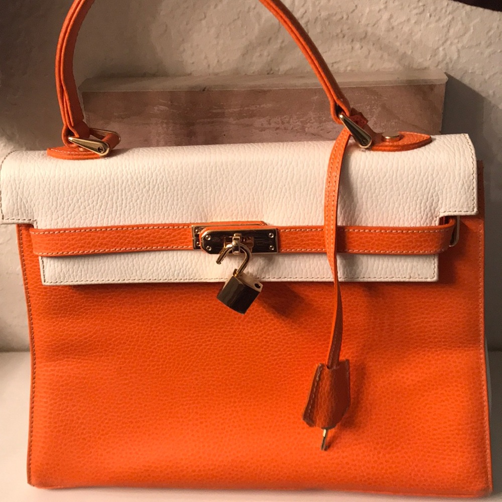 Beautiful leather purse me in Italy